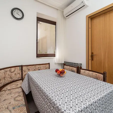 Apartman Cozy In With Wifi